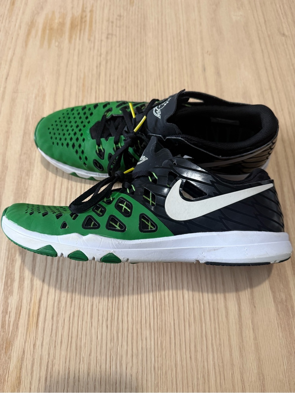 Men’s Nike train speed Oregon ducks running shoes **Rare** 2016.